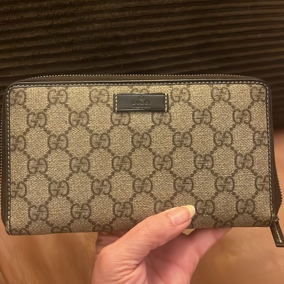 GUCCI Coated Canvas Leather Large Zip Around Wallet BEAUTIFUL - Picture 14 of 14